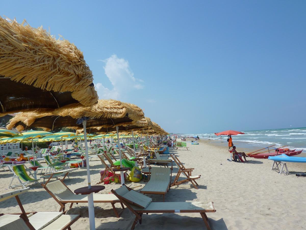 Zaffiro Luxury Silvi Vacanza Silvi Marina Exterior photo